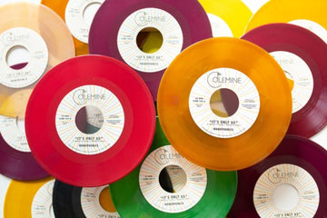 IT'S ONLY US (RANDOM COLOR 7INCH) | 7IN VINYL